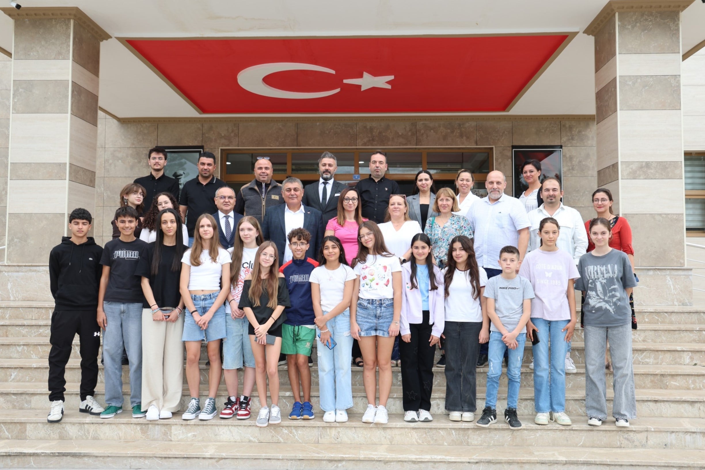 İSPANYA VE POLONYA ÖĞRENCİLERİ AKSU’DA SIFIR ATIK PROJESİNİ İNCELEDİ