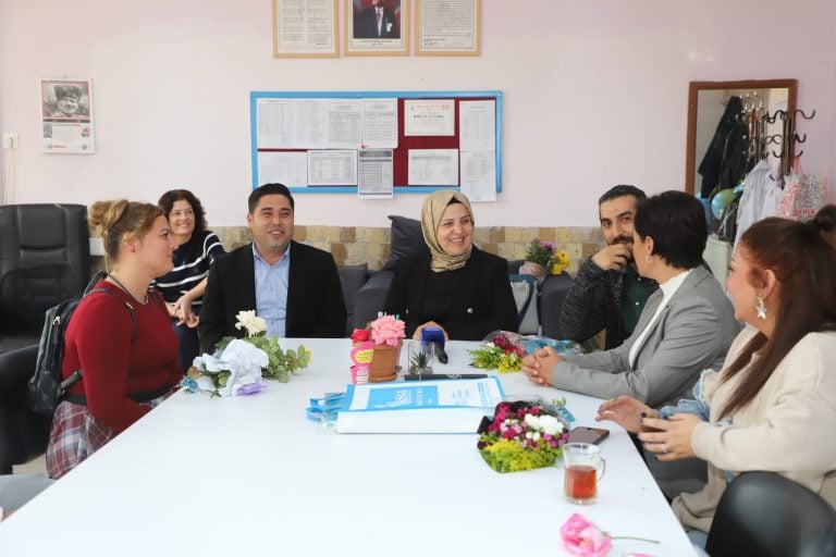 AKSU BELEDİYESİ’NDEN ÖĞRETMENLER GÜNÜ’NE ÖZEL ZİYARETLER