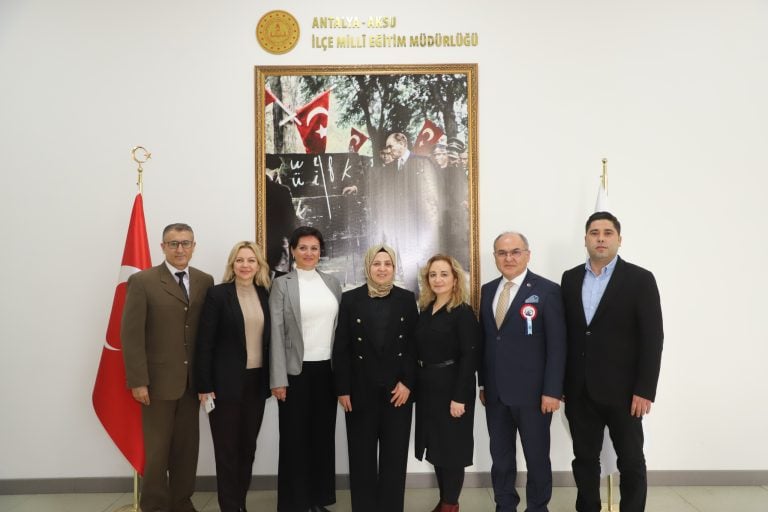 AKSU BELEDİYESİ’NDEN ÖĞRETMENLER GÜNÜ’NE ÖZEL ZİYARETLER