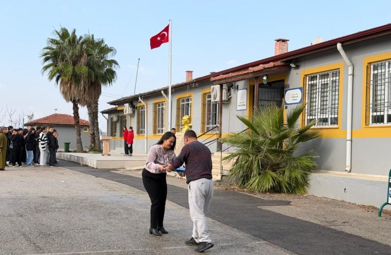 AKSU BELEDİYESİ’NDEN ÖĞRETMENLER GÜNÜ’NE ÖZEL ZİYARETLER