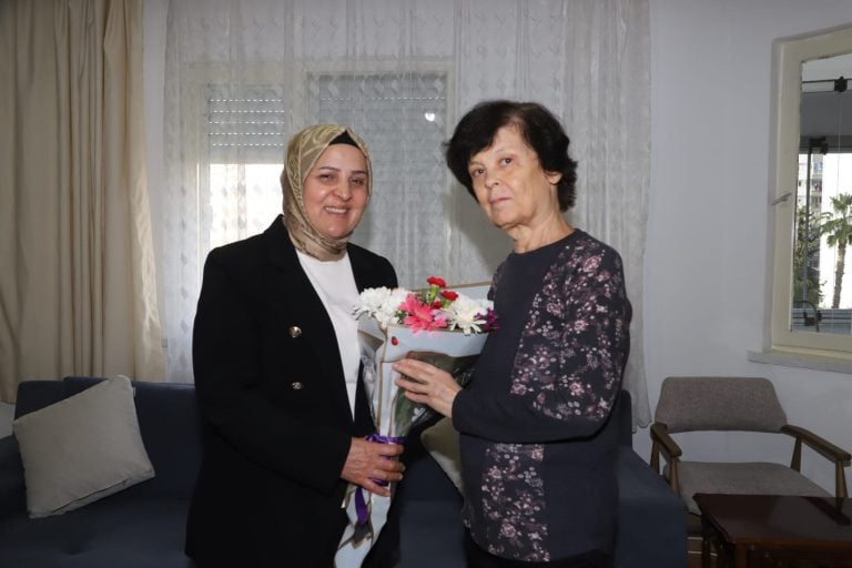 AKSU BELEDİYESİ’NDEN ÖĞRETMENLER GÜNÜ’NE ÖZEL ZİYARETLER