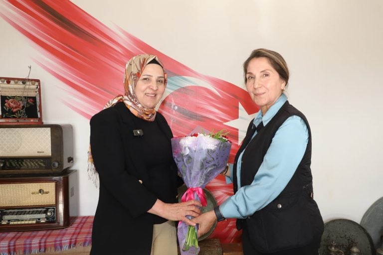 AKSU BELEDİYESİ’NDEN ÖĞRETMENLER GÜNÜ’NE ÖZEL ZİYARETLER