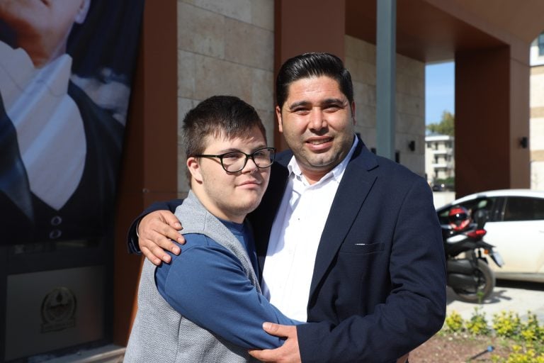 BAŞKAN VEKİLİ ALPTEKİN, ÖZEL ÇOCUKLAR VE AİLELERİYLE BİR ARAYA GELDİ