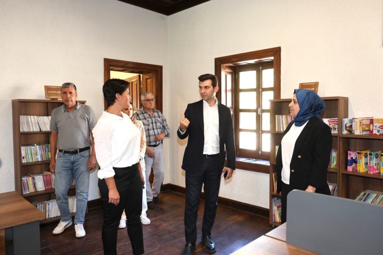 AKSU BELEDİYESİ TAŞ MEKTEP HALK KÜTÜPHANESİ YENİDEN DÜZENLENDİ