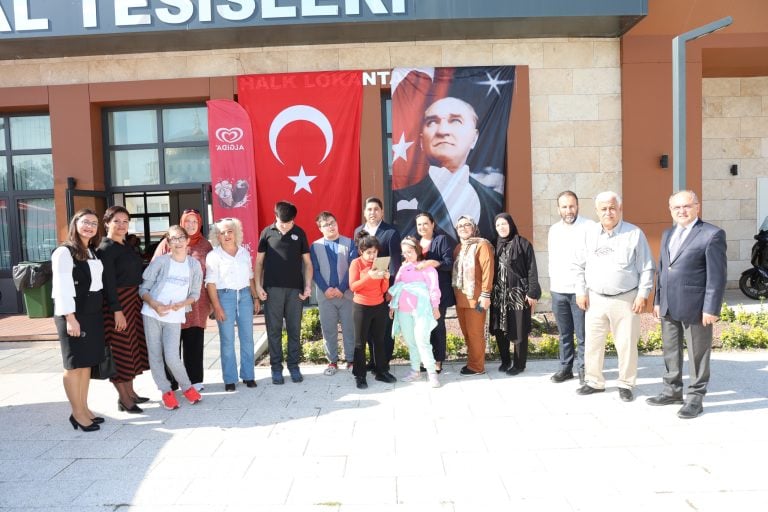 BAŞKAN VEKİLİ ALPTEKİN, ÖZEL ÇOCUKLAR VE AİLELERİYLE BİR ARAYA GELDİ