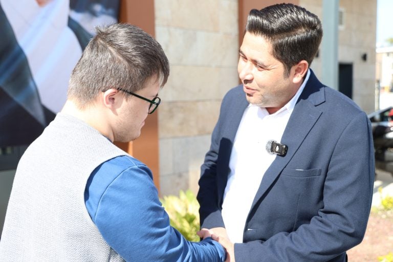 BAŞKAN VEKİLİ ALPTEKİN, ÖZEL ÇOCUKLAR VE AİLELERİYLE BİR ARAYA GELDİ