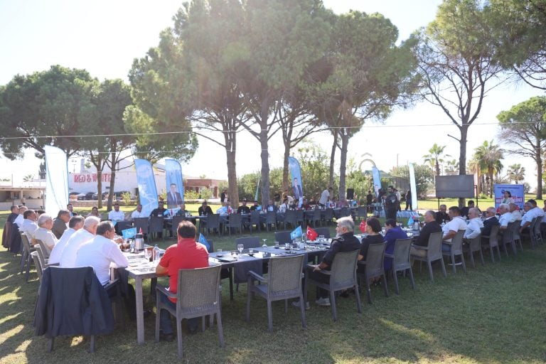 BAŞKAN YILDIRIM; “MUHTARLARIMIZ BİZİM BAŞ TACIMIZ, A TAKIMIMIZ, EKİP ARKADAŞIMIZ”