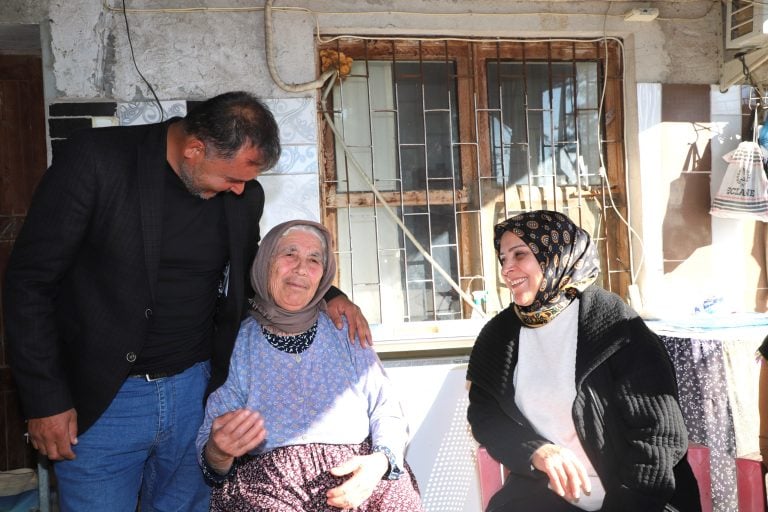 AKSU BELEDİYESİ, KAYADİBİ’NDE İHTİYAÇ SAHİPLERİYLE BULUŞTU