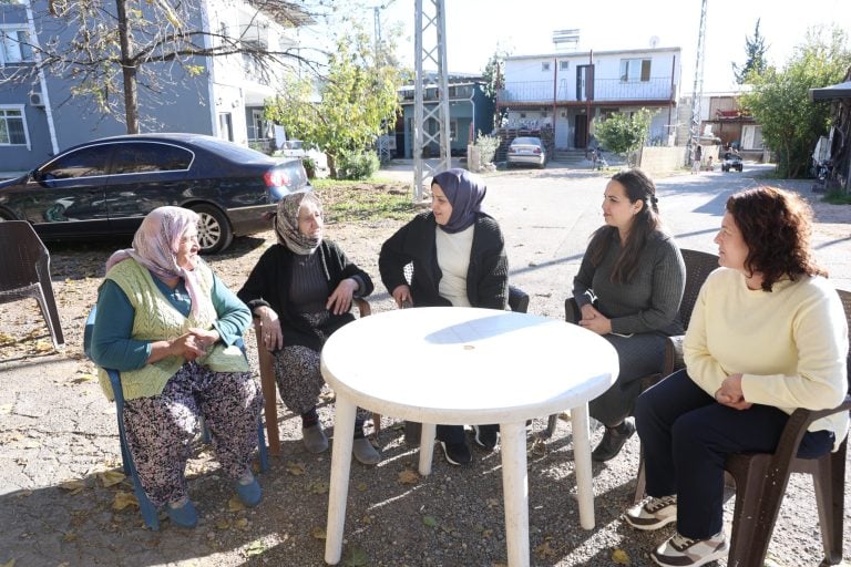 EMİNE YILDIRIM, ÇAMKÖY’DE EVİ YANAN AİLEYİ ZİYARET ETTİ