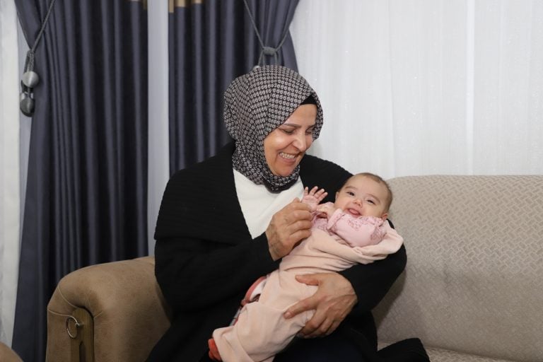 AKSU’DA GÖNÜL KÖPRÜLERİ “YENİ DOĞAN” PROJESİYLE GÜÇLENMEYE DEVAM EDİYOR