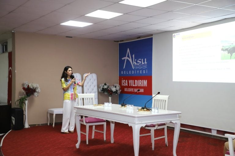 AKSU’DA ÇEVRE DOSTU ÇİFTÇİ KART PROJESİ TANITILDI