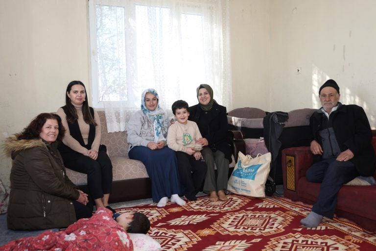 AKSU’DA GÖNÜL KÖPRÜLERİ “YENİ DOĞAN” PROJESİYLE GÜÇLENMEYE DEVAM EDİYOR