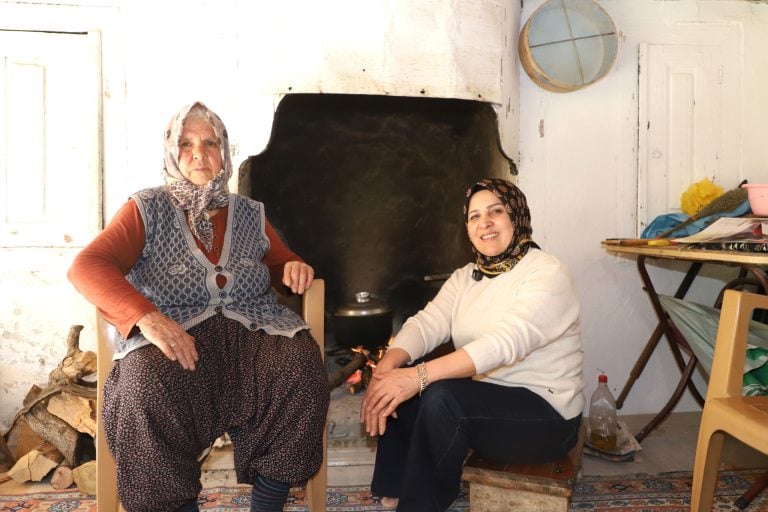 AKSU BELEDİYESİ, KAYADİBİ’NDE İHTİYAÇ SAHİPLERİYLE BULUŞTU