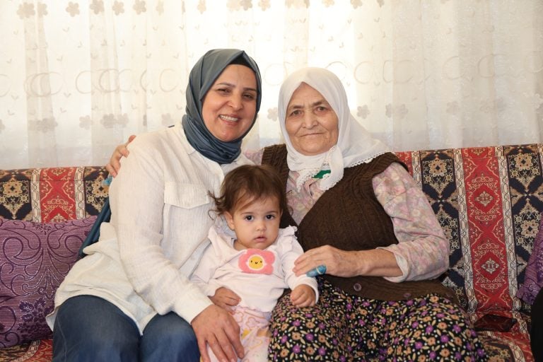 EMİNE YILDIRIM’DAN HASTA VE YAŞLI ZİYARETLERİ