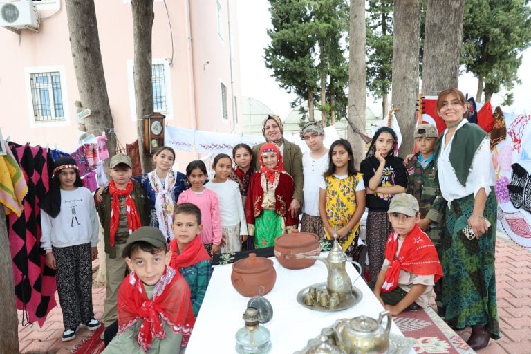 AKSU’DA MİLLİ KÜLTÜR SEVGİSİ TEMALI SERGİ BÜYÜK İLGİ GÖRDÜ