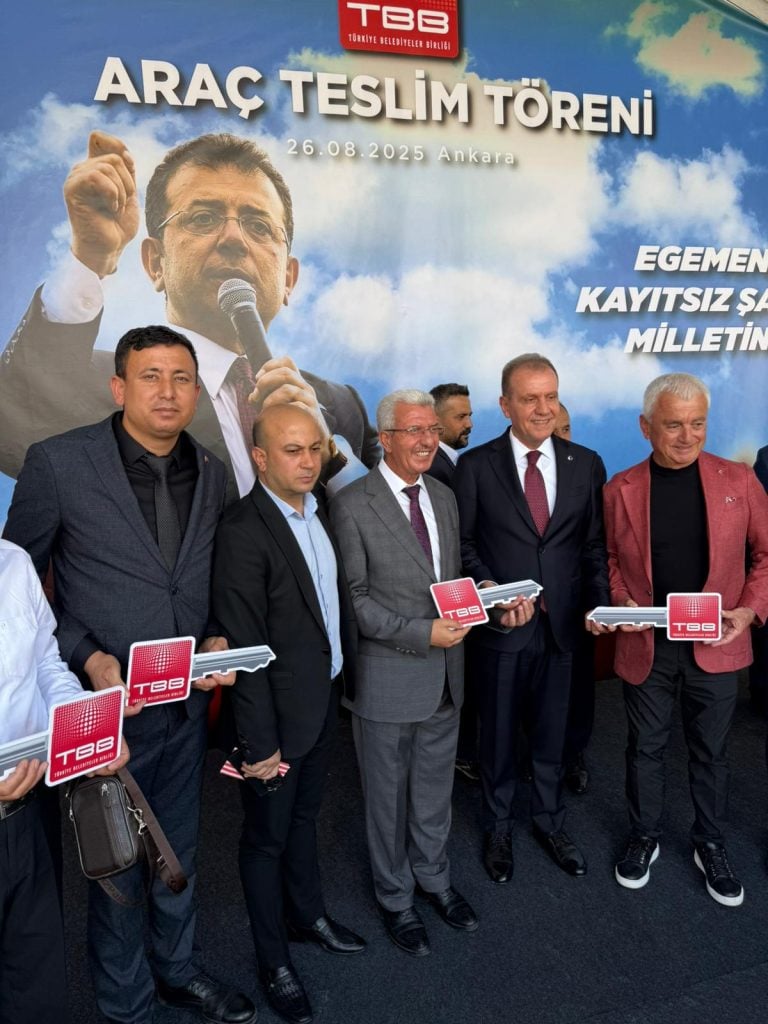 AKSU BELEDİYESİNE TBB’DEN ÇÖP KAMYONU HİBE EDİLDİ