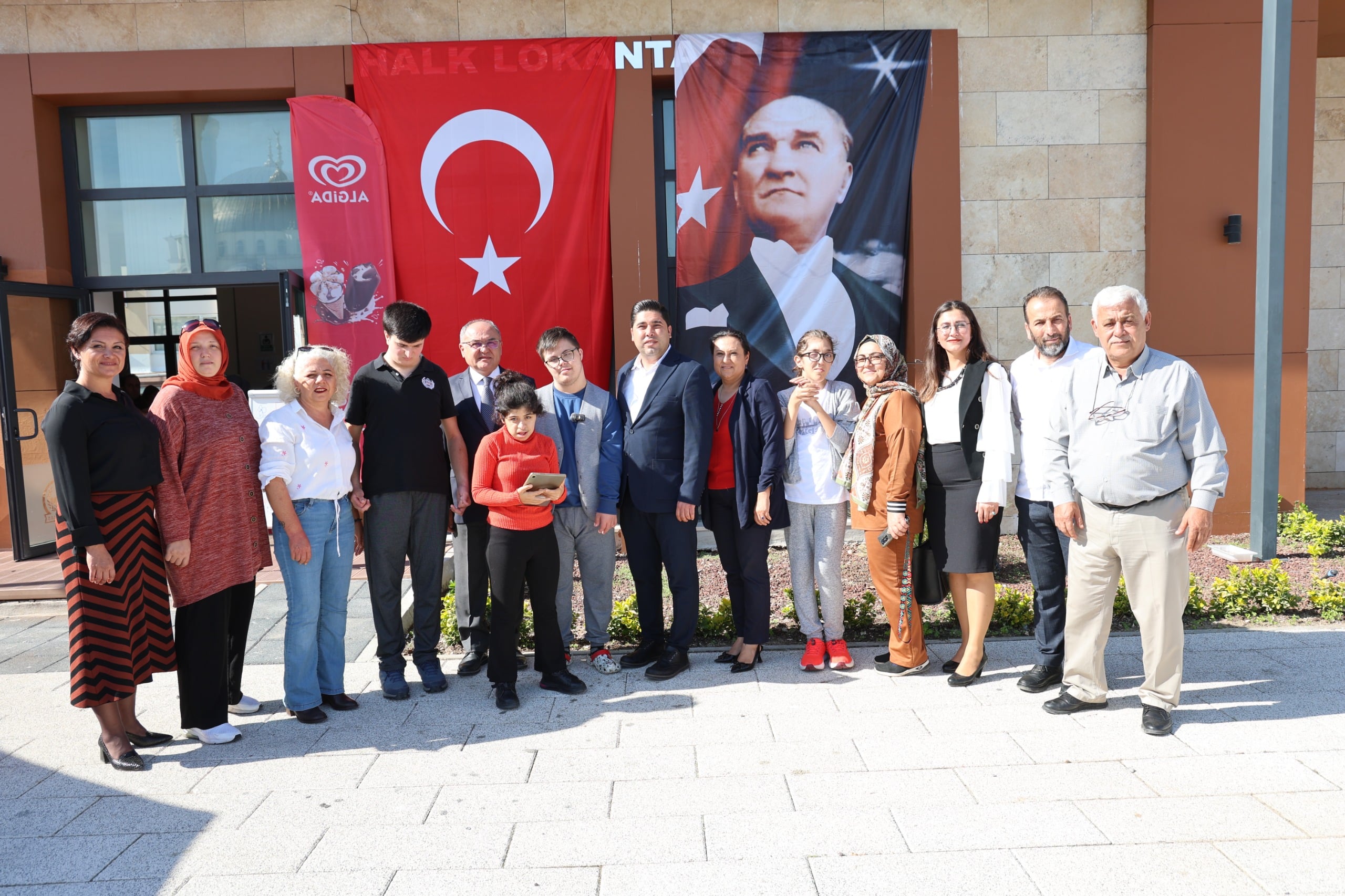 BAŞKAN VEKİLİ ALPTEKİN, ÖZEL ÇOCUKLAR VE AİLELERİYLE BİR ARAYA GELDİ