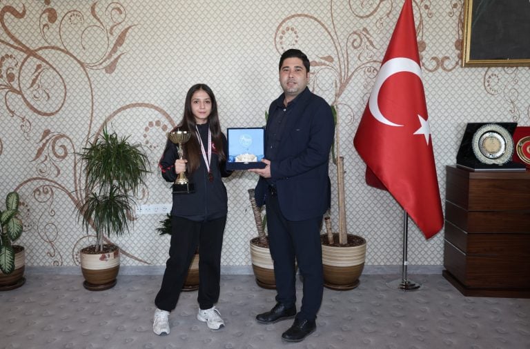 AKSULU SPORCULAR İLLER ARASI MUAY THAİ ŞAMPİYONASINDA BİRİNCİ OLDU