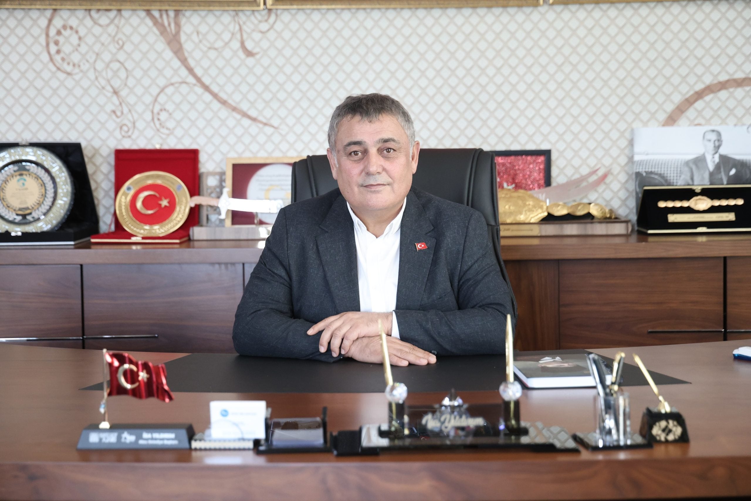 AKSU BELEDİYESİ’NDEN KADIN PERSONELE RAMAZAN JESTİ