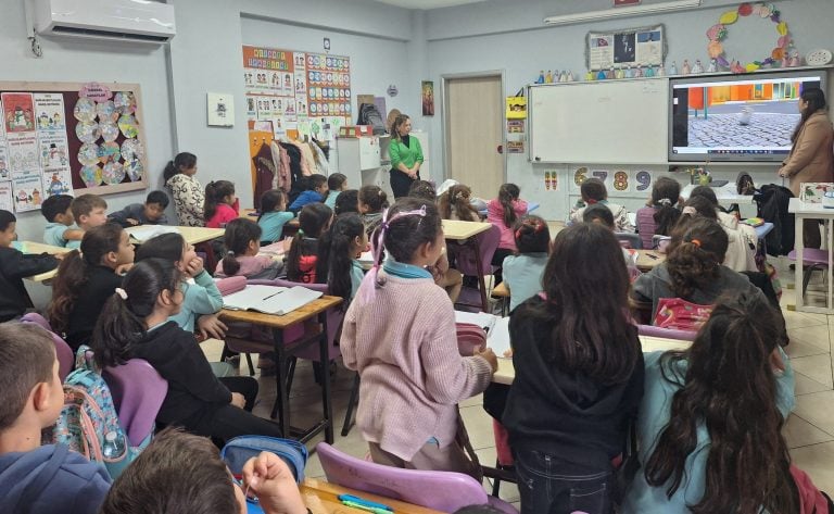 AKSU BELEDİYESİ’NDEN İLKOKUL ÖĞRENCİLERİNE ENERJİ VERİMLİLİĞİ VE SIFIR ATIK EĞİTİMİ