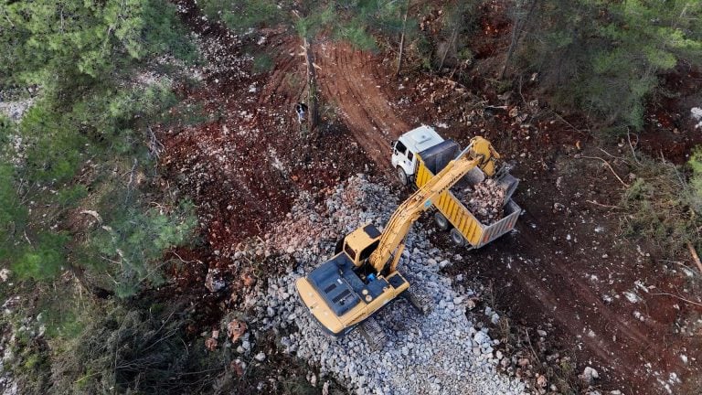 AKSU’DA DOĞAYLA İÇ İÇE MODERN HAYVAN BARINAĞI KURULUYOR