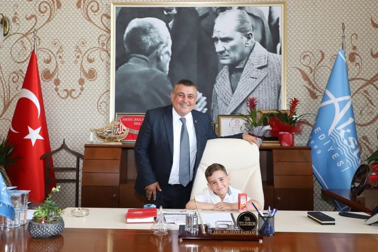 BAŞKANIMIZ İSA YILDIRIM İLE  23 NİSAN KUTLAMALARI