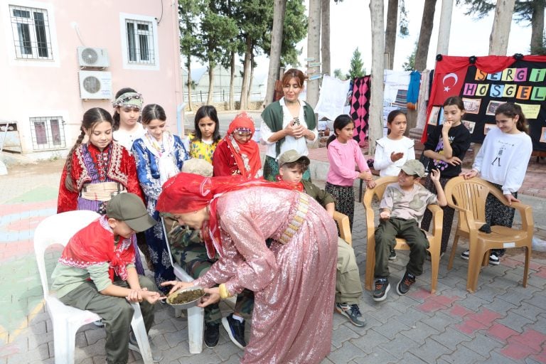 AKSU’DA MİLLİ KÜLTÜR SEVGİSİ TEMALI SERGİ BÜYÜK İLGİ GÖRDÜ