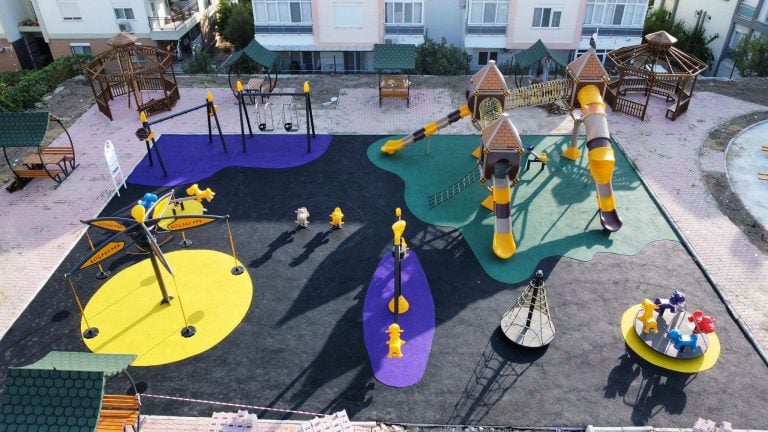 AKSU’YA YENİ PARK ALANLARI KAZANDIRILIYOR