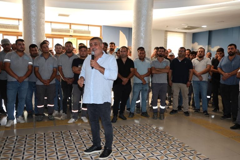 BAŞKAN YILDIRIM, BELEDİYE PERSONELİYLE BİR ARAYA GELEREK, BİRLİK VE BERABERLİK MESAJI VERDİ