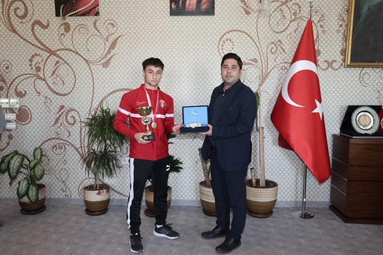 AKSULU SPORCULAR İLLER ARASI MUAY THAİ ŞAMPİYONASINDA BİRİNCİ OLDU