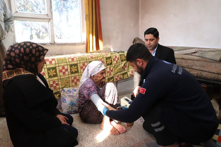 AKSU BELEDİYESİ’NDEN KAYADİBİ’NDE SAĞLIK TARAMASI