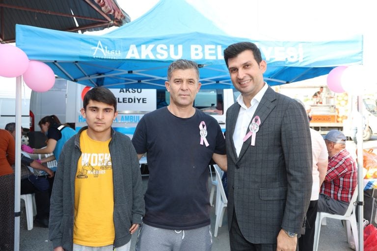 AKSU’DA MEME KANSERİ FARKINDALIK ETKİNLİĞİ YOĞUN İLGİ GÖRDÜ