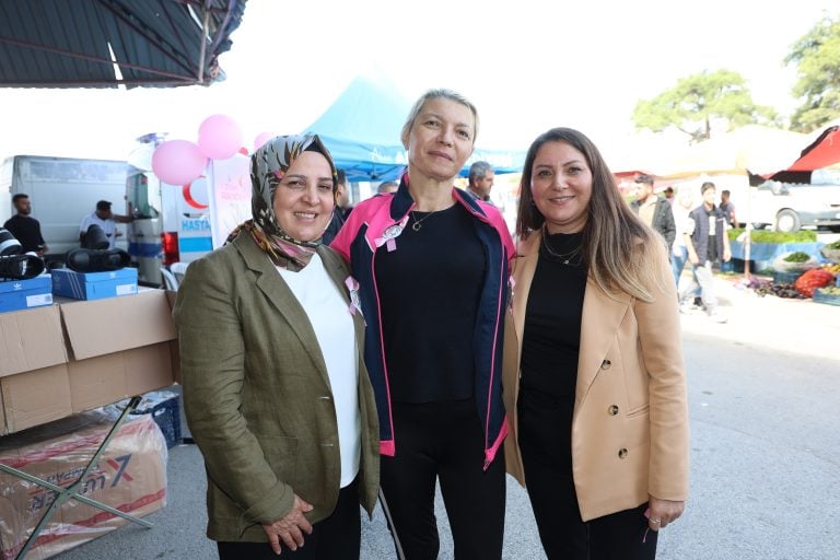 AKSU’DA MEME KANSERİ FARKINDALIK ETKİNLİĞİ YOĞUN İLGİ GÖRDÜ