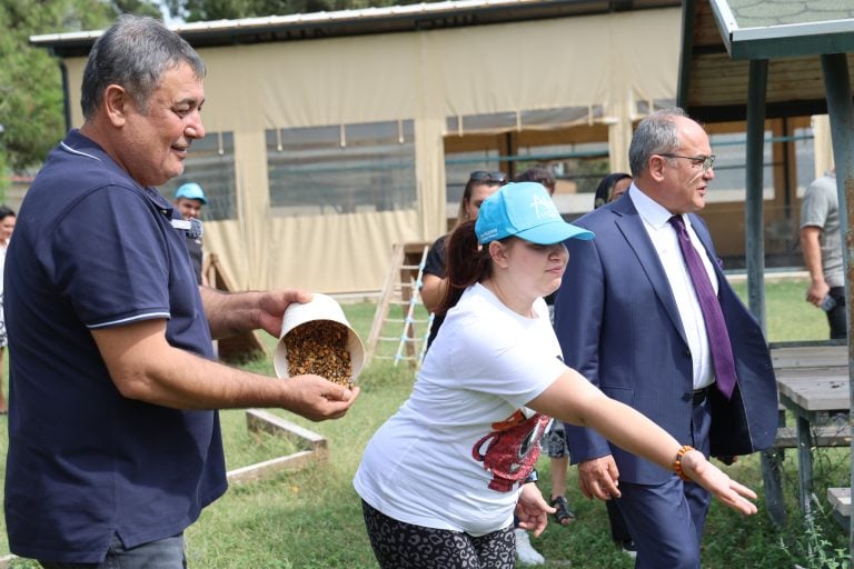 BAŞKAN YILDIRIM’DAN OTİZMLİ ÇOCUKLARA DESTEK ZİYARETİ