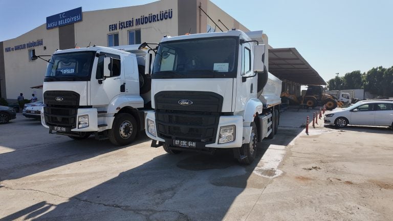 AKSU BELEDİYESİ, ARAÇ FİLOSUNU GÜÇLENDİRMEYE DEVAM EDİYOR