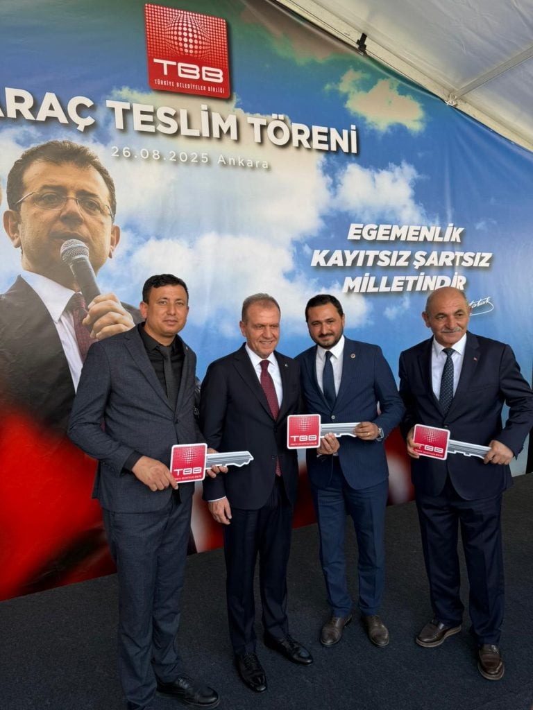 AKSU BELEDİYESİNE TBB’DEN ÇÖP KAMYONU HİBE EDİLDİ