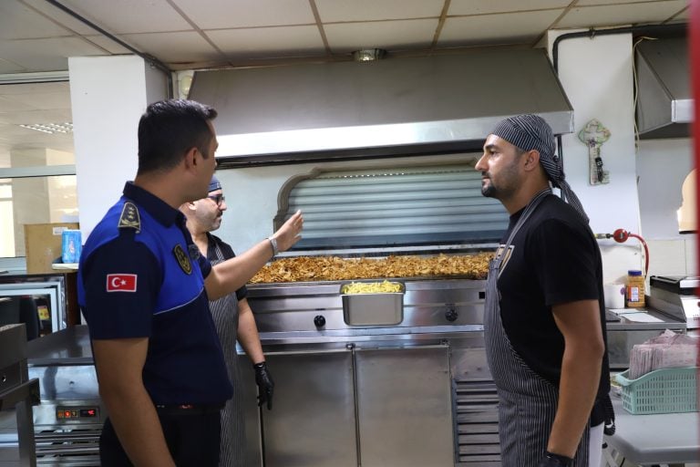 AKSU ZABITA EKİPLERİ OKUL KANTİNLERİNİ DENETLEDİ