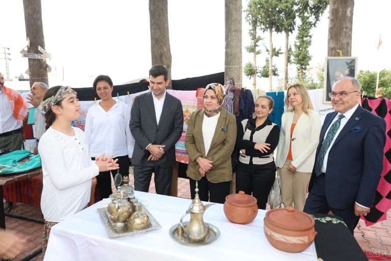 AKSU’DA MİLLİ KÜLTÜR SEVGİSİ TEMALI SERGİ BÜYÜK İLGİ GÖRDÜ