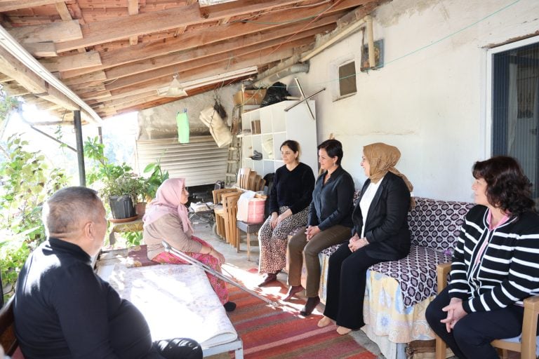 EMİNE YILDIRIM’DAN HASTA VE YAŞLI ZİYARETLERİ