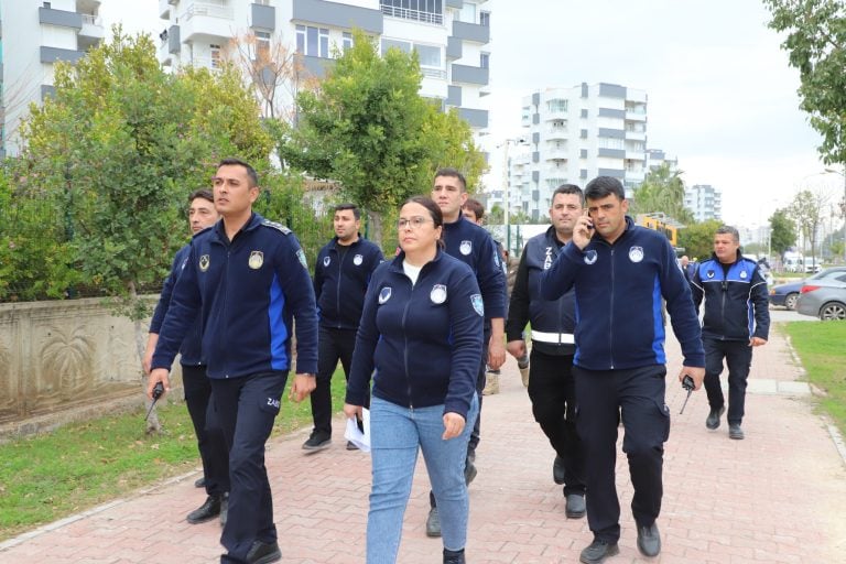 AKSU BELEDİYESİ’NDEN KALDIRIM İŞGALİNE YÖNELİK DENETİM