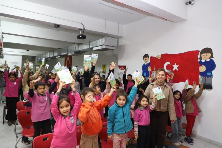 AKSU BELEDİYESİ’NDEN İLKOKUL ÖĞRENCİLERİNE ENERJİ VERİMLİLİĞİ VE SIFIR ATIK EĞİTİMİ