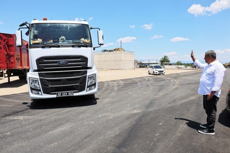 AKSU BELEDİYESİ, ARAÇ FİLOSUNU GÜÇLENDİRMEYE DEVAM EDİYOR