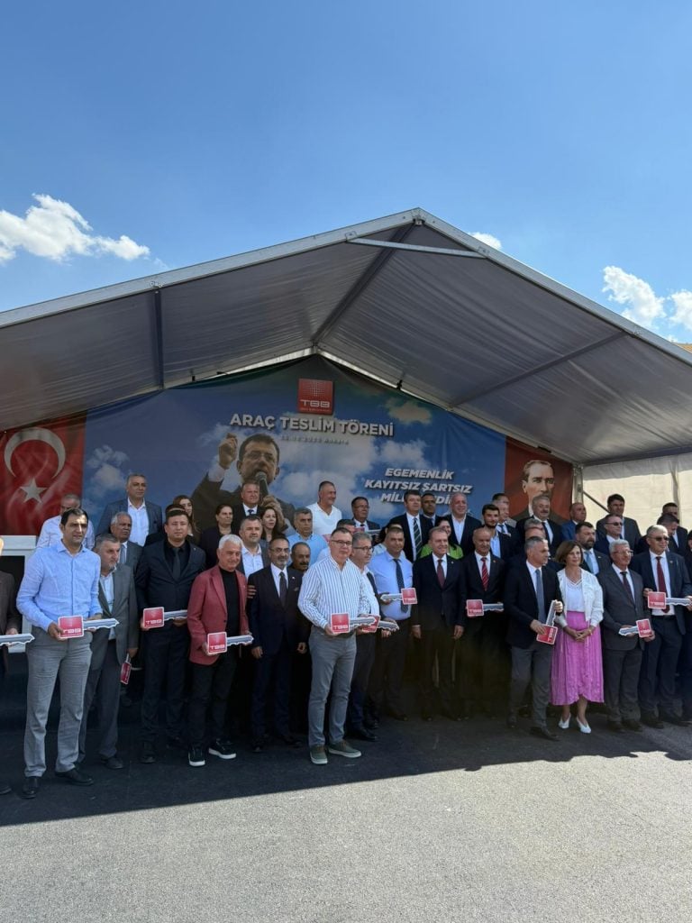 AKSU BELEDİYESİNE TBB’DEN ÇÖP KAMYONU HİBE EDİLDİ