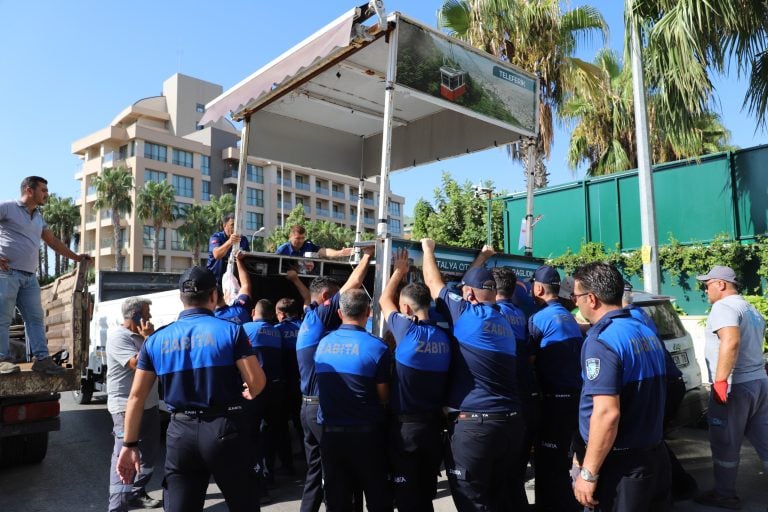 AKSU’DA KALDIRIM İŞGALLERİNE YÖNELİK DENETİMLER DEVAM EDİYOR