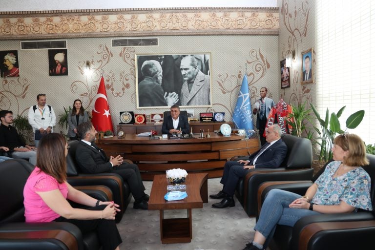 İSPANYA VE POLONYA ÖĞRENCİLERİ AKSU’DA SIFIR ATIK PROJESİNİ İNCELEDİ