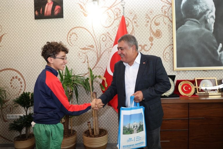 İSPANYA VE POLONYA ÖĞRENCİLERİ AKSU’DA SIFIR ATIK PROJESİNİ İNCELEDİ