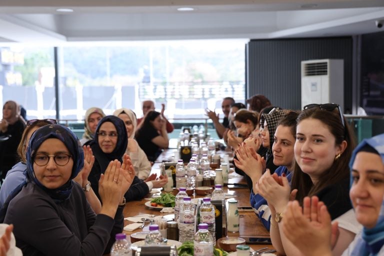 AKSU BELEDİYESİ, KONYA’DAN GELEN ÖĞRETMENLERİ AĞIRLADI