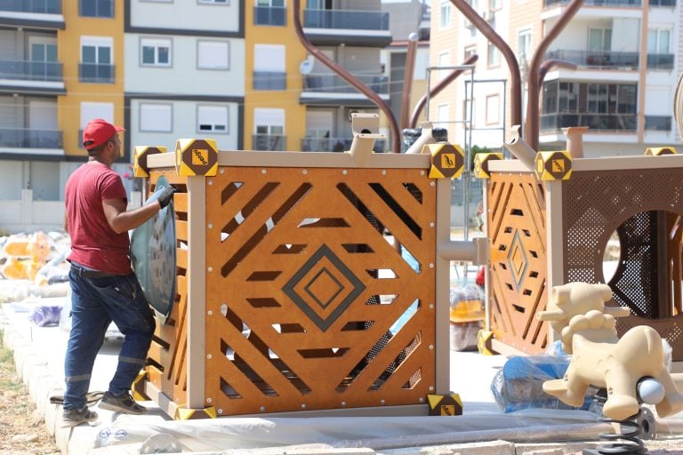 AKSU’YA YENİ PARK ALANLARI KAZANDIRILIYOR