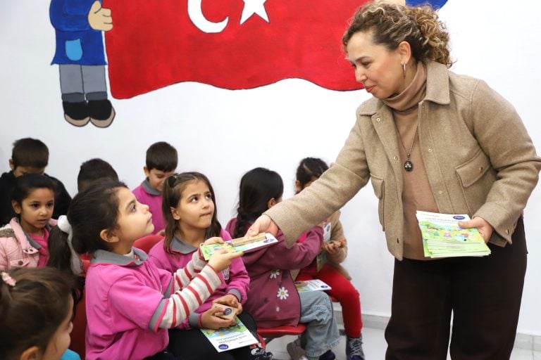 AKSU BELEDİYESİ’NDEN İLKOKUL ÖĞRENCİLERİNE ENERJİ VERİMLİLİĞİ VE SIFIR ATIK EĞİTİMİ