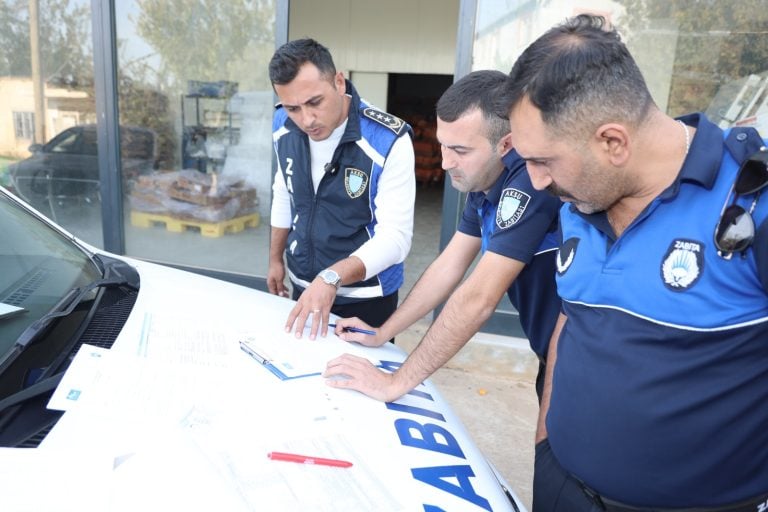 AKSU’DA ZABITA EKİPLERİ SAĞLIKSIZ GIDAYA GEÇİT VERMEDİ, 25 TON ÜRÜN İMHA EDİLDİ